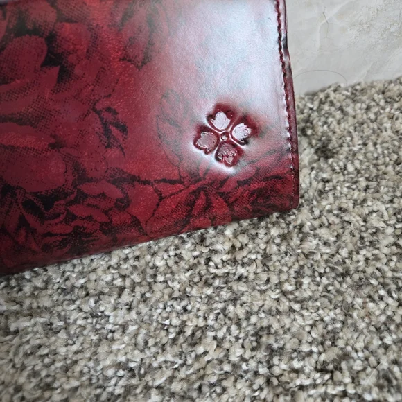 Patricia Nash Red Floral Clutch - Picture 2 of 5